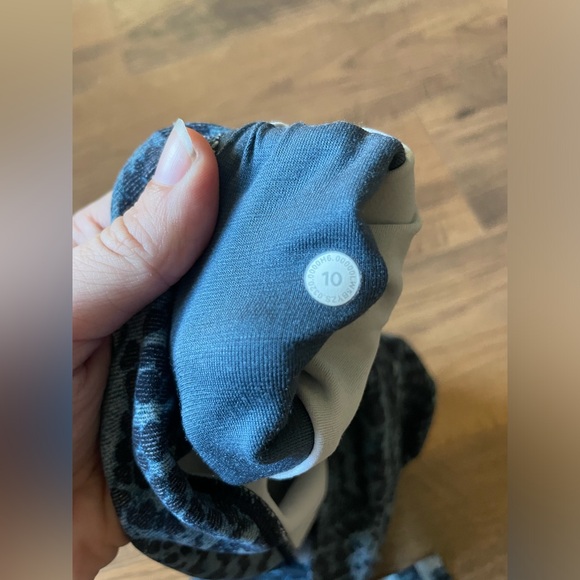 Size 10 Lululemon Align - Picture 5 of 7
